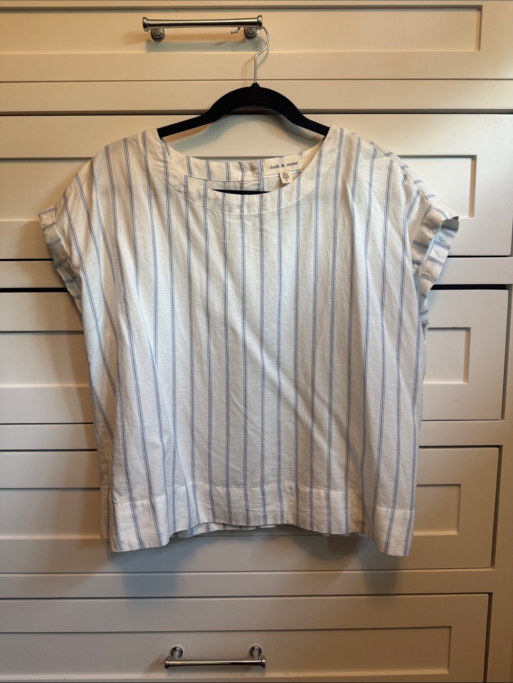 Cloth & Stone White Top with Light Blue Pinstripes